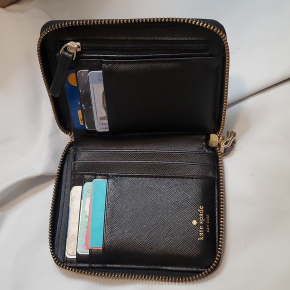 Kate Spade leather handbag w/matching wallet in pristine condition! - Picture 7 of 9